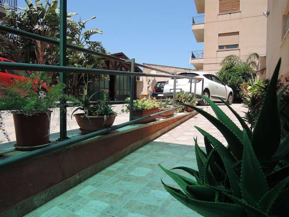 Villa Scaduto Residence บาเกเรีย ภายนอก รูปภาพ